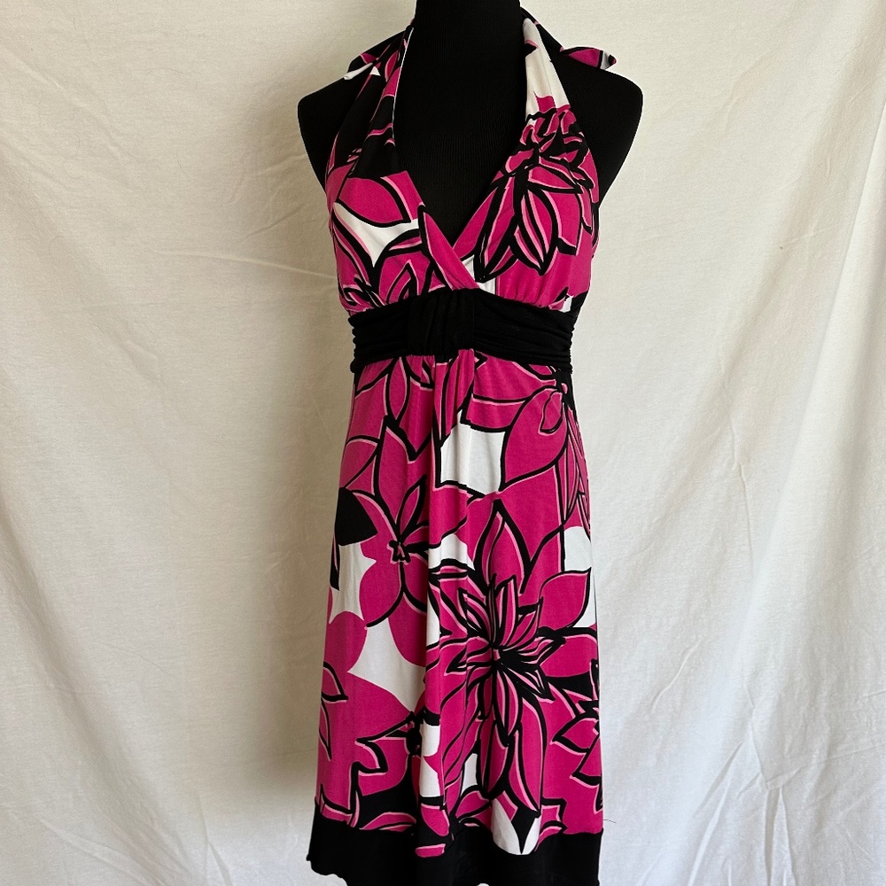 Super cute halter dress by Speechless size small